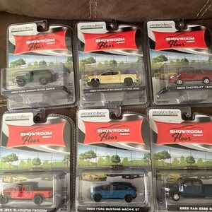 Showroom Floor Series Diecast Toy Cars Set